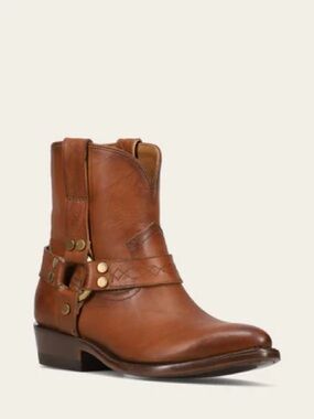 NWT FRYE BILLIE SHORT HARNESS BOOTS